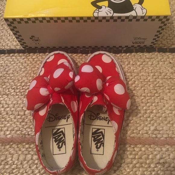 minnie mouse vans sandals